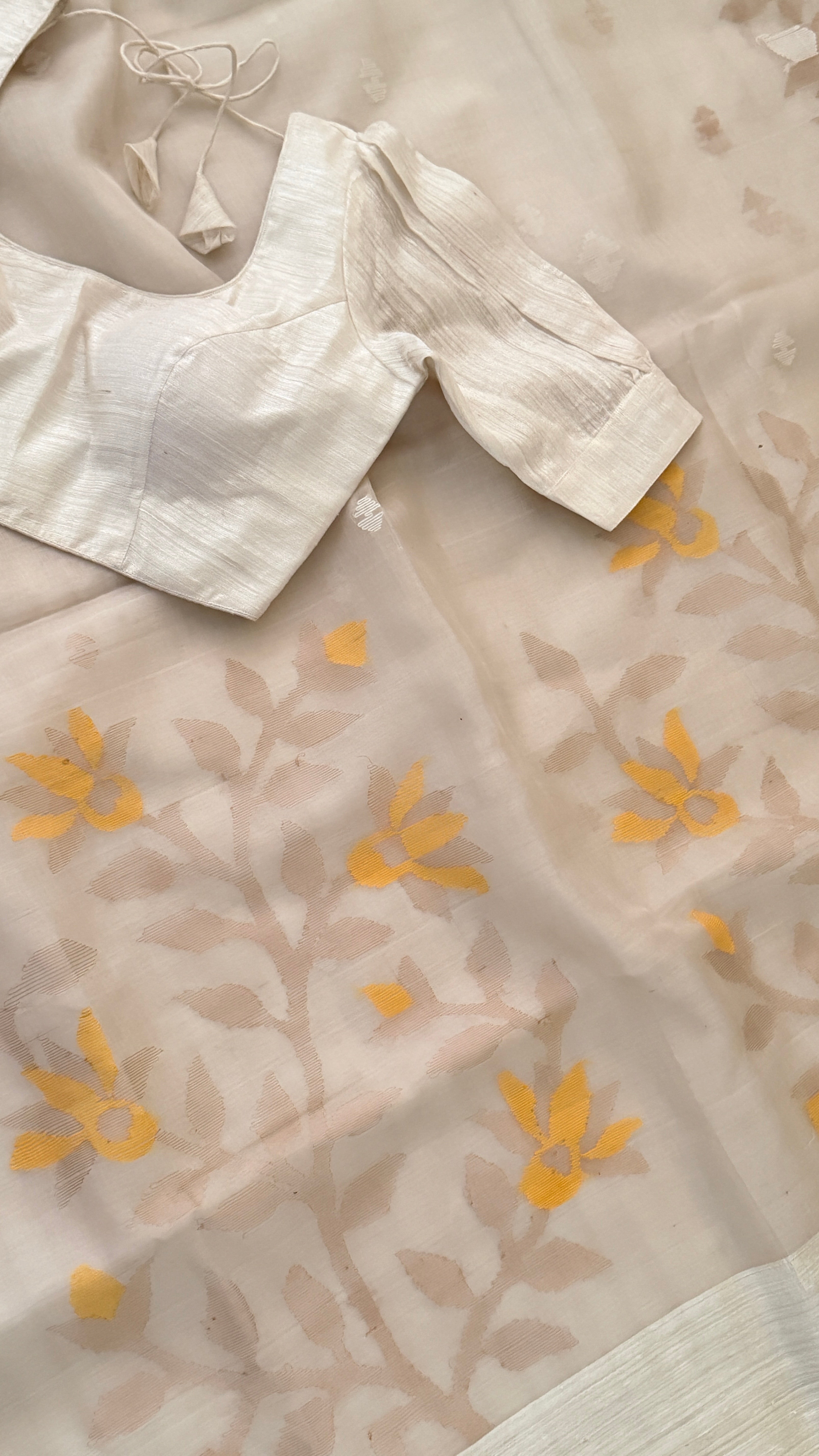 Off-White Muslin Jamdani Saree