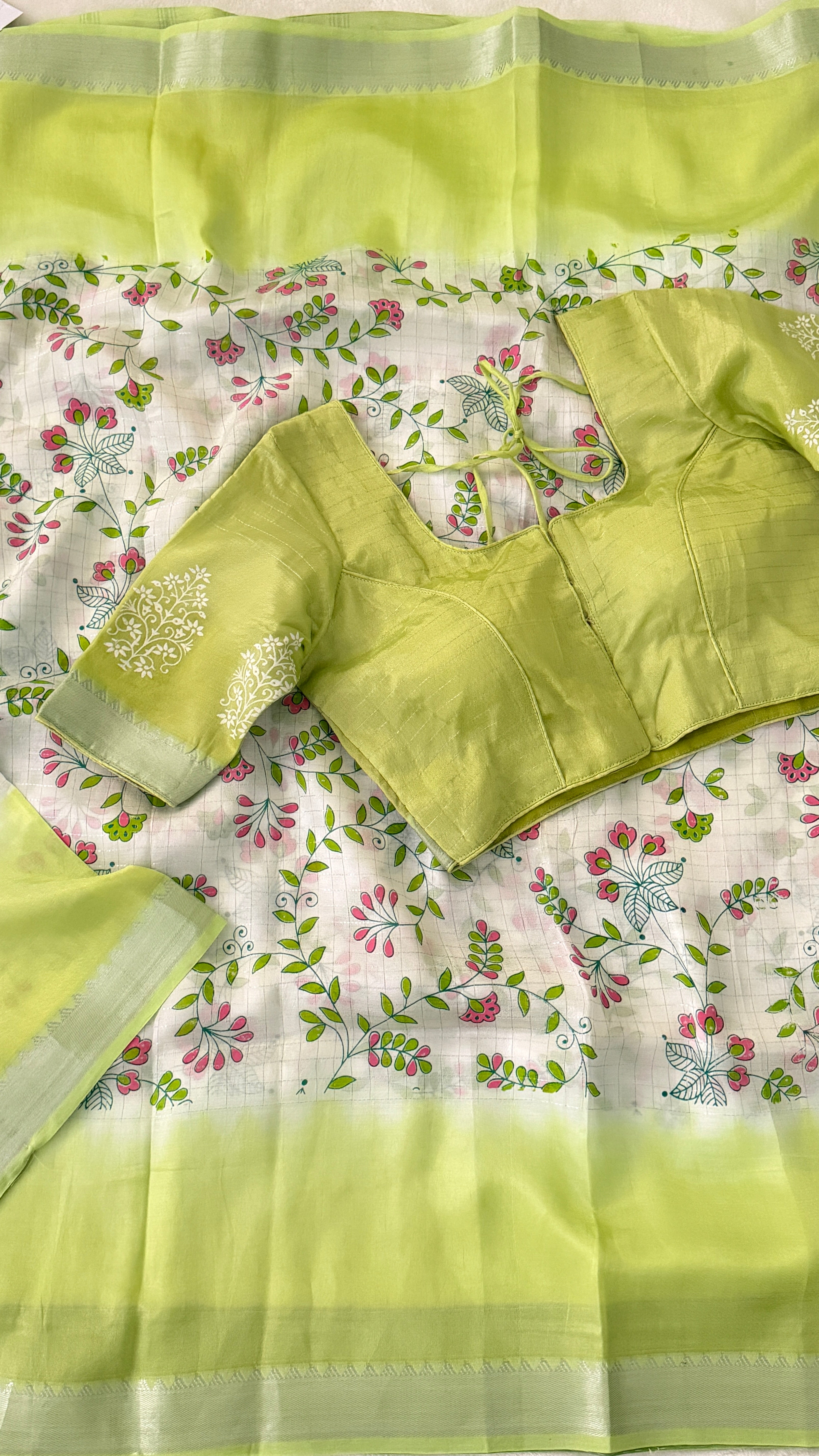 White & Green Floral Print Managalagiri Silk Saree