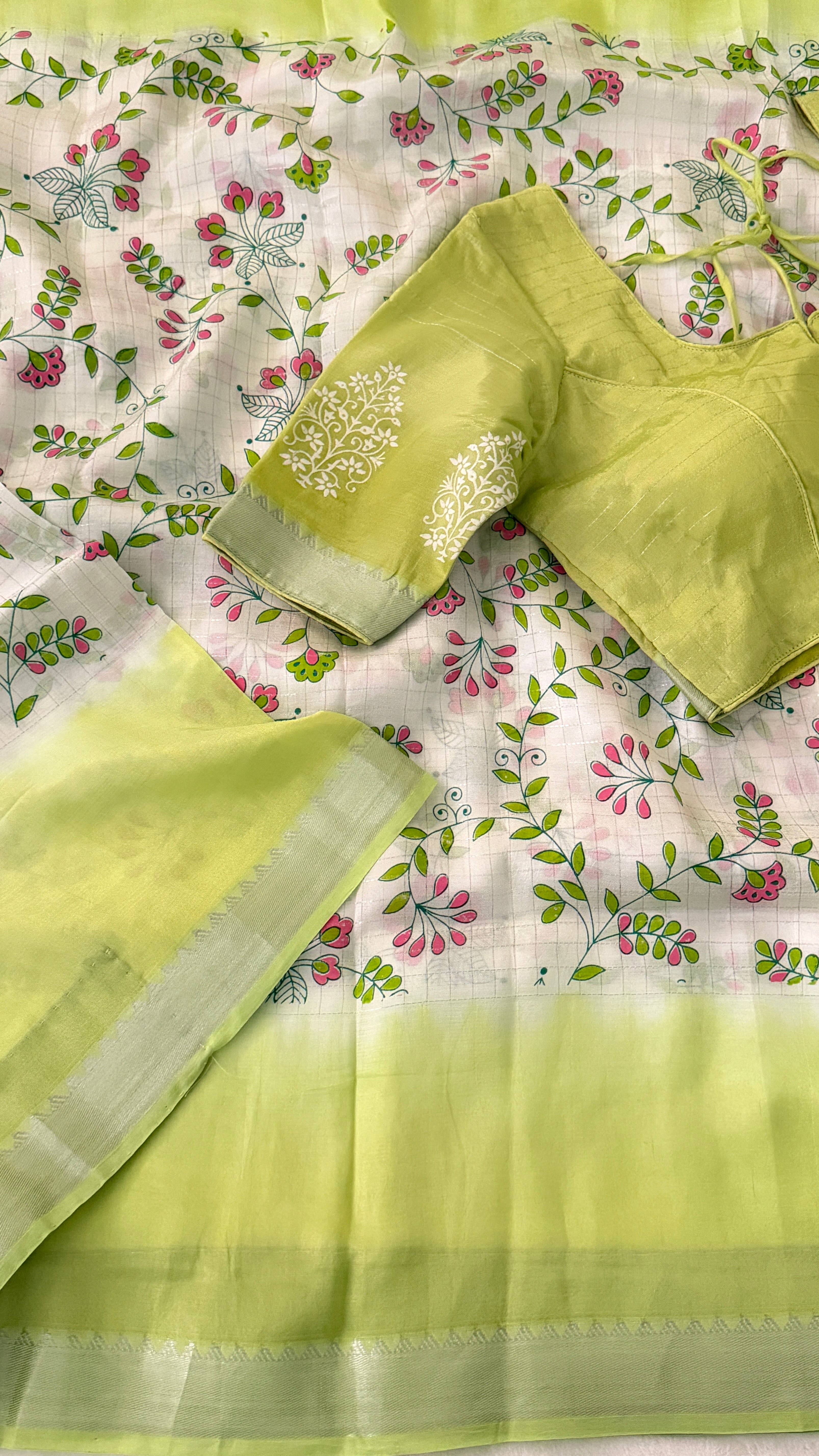 White & Green Floral Print Managalagiri Silk Saree