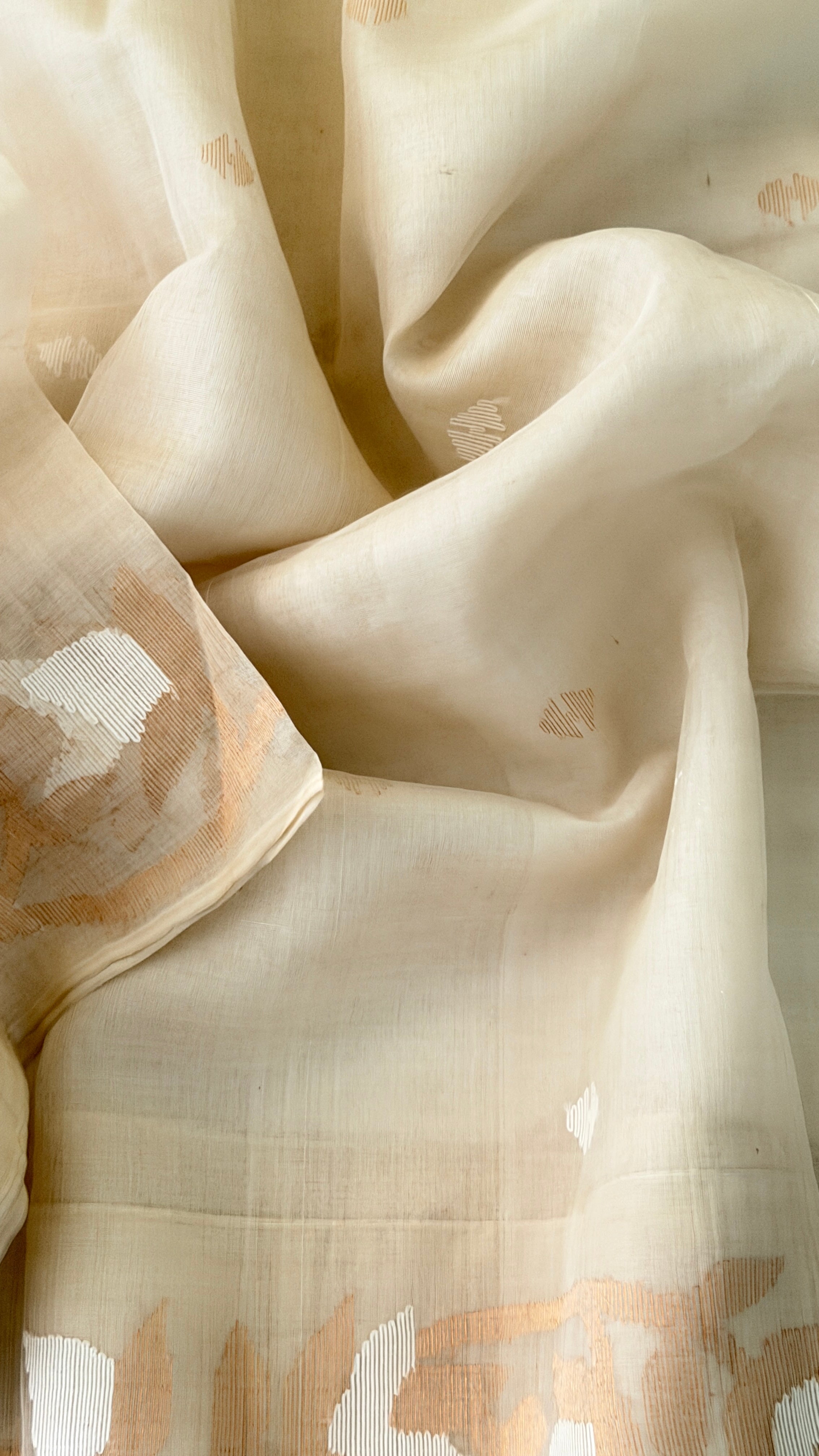 Off-White Muslin Jamdani Saree